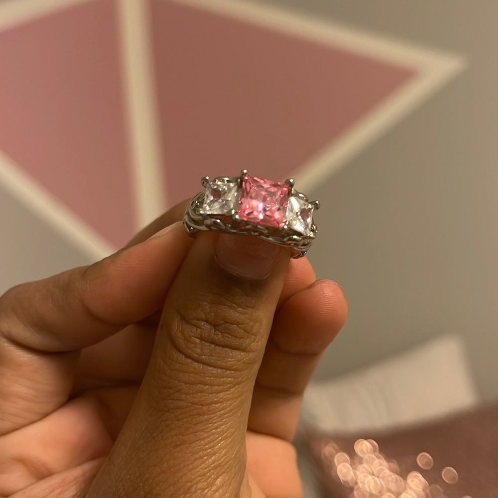 Pink Crystal Chunky Ring ‼️BUNDLE AND SAVE‼️